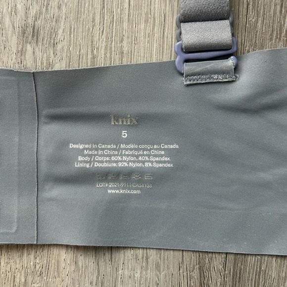 Knix Revolution v-neck bra size 5 - Picture 3 of 4